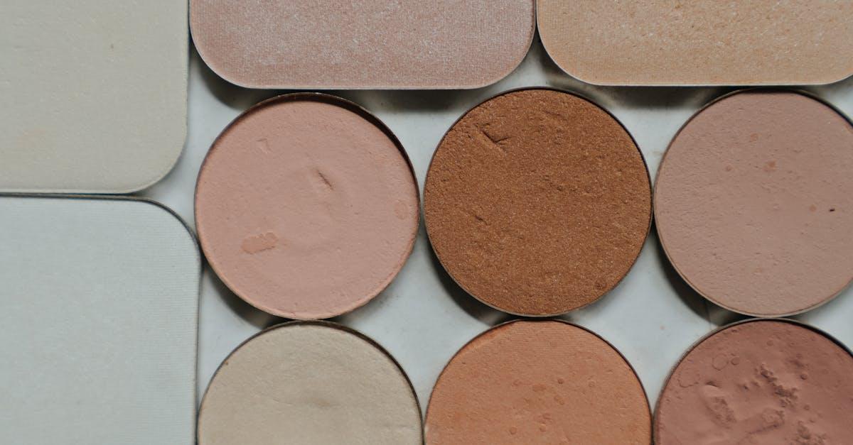 Paleta nude idealna na co dzień: przewodnik po odcieniach, wykończeniach i trwałości