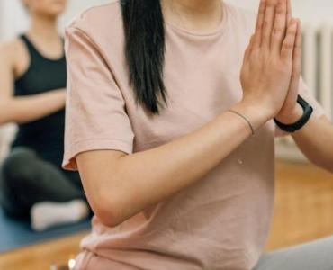 Życie w równowadze z łagodną chorobą Behceta okolic intymnych: codzienne nawyki wspierające zdrowie i komfort