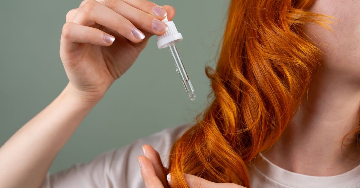 Peptydowe serum na wypadające włosy: Twoje SOS dla gęstszych, mocniejszych pasm