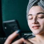 Blask bez podrażnień: delikatny peeling z kwasem jabłkowym dla promiennej cery