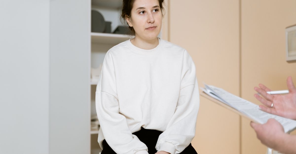 Twój mózg wysyła sygnały: jak wcześnie rozpoznać łagodną encefalopatię metaboliczną